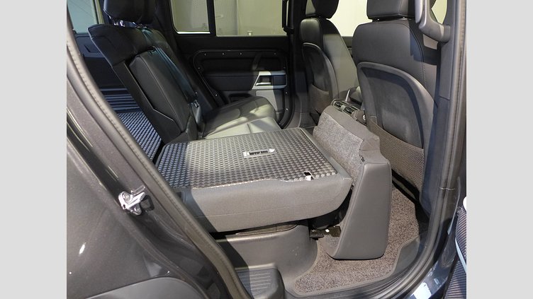 2024 認定中古車 Land Rover Defender 110 カルパチアングレイ P300 AWD（AT） SE