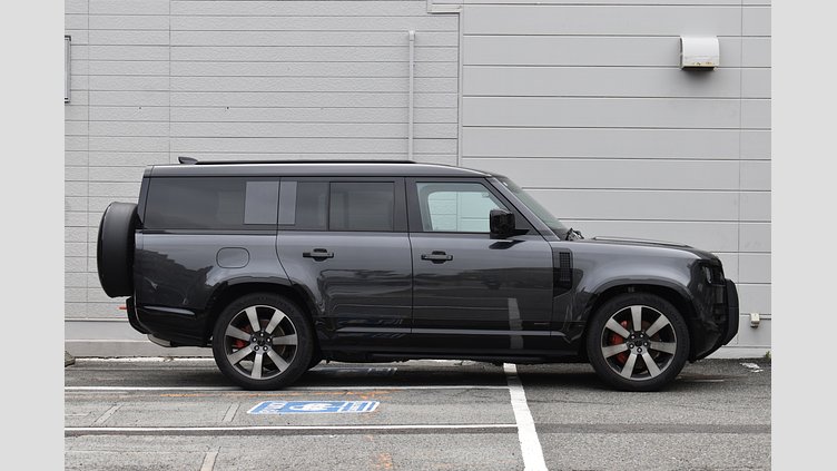 2025 認定中古車 Land Rover Defender 130 カルパチアングレイ D350 ディーゼルマイルドハイブリッド X