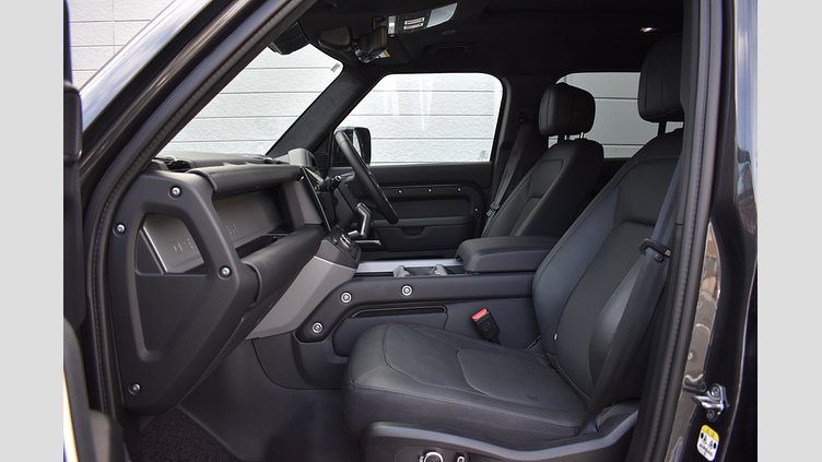 2025 認定中古車 Land Rover Defender 130 カルパチアングレイ D350 ディーゼルマイルドハイブリッド X
