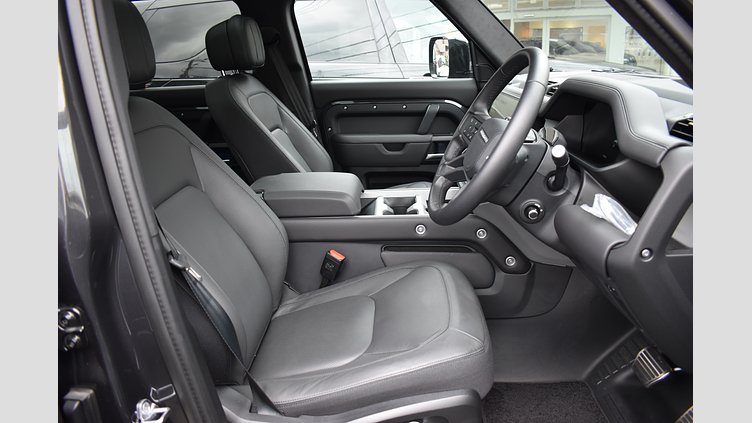 2025 認定中古車 Land Rover Defender 130 カルパチアングレイ D350 ディーゼルマイルドハイブリッド X
