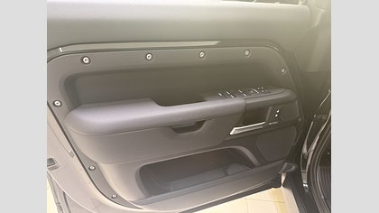 Defender 110 19