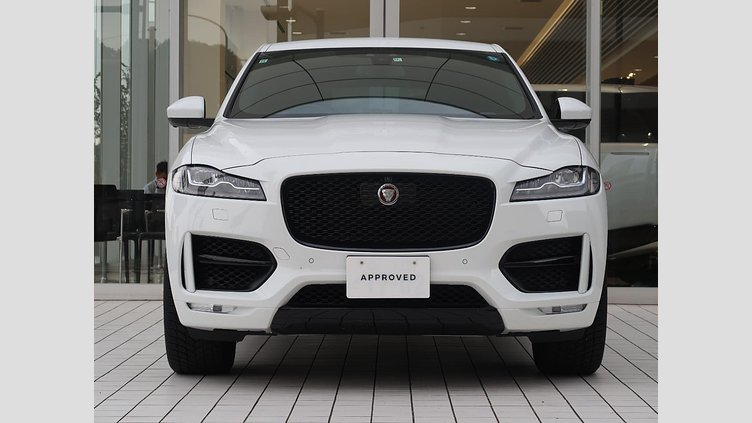 2016 認定中古車 Jaguar F-Pace Fuji White シートヒーター　パワーテールゲート　パドルシフト　LEDヘッドライト　ブラックパック Ｒ－スポーツ