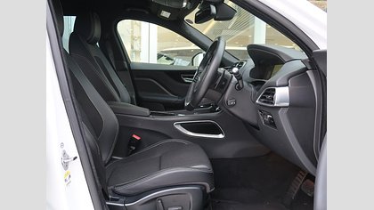 F-Pace 25