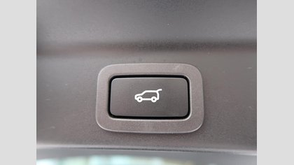 F-Pace 52