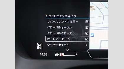 F-Pace 29