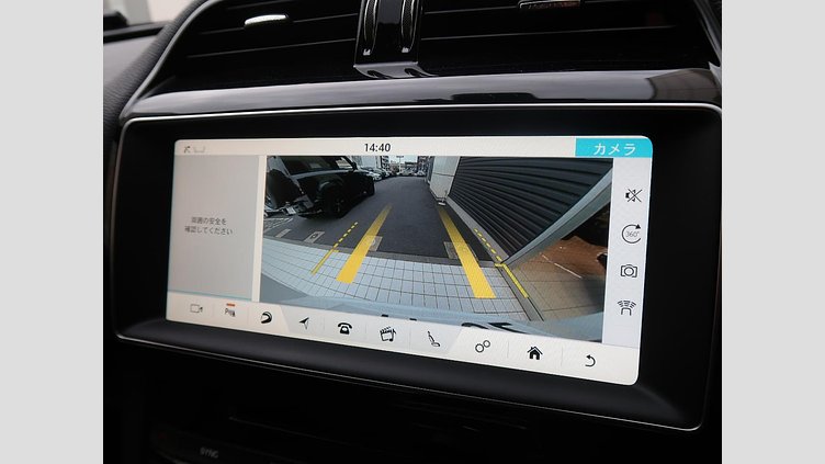2016 認定中古車 Jaguar F-Pace Fuji White シートヒーター　パワーテールゲート　パドルシフト　LEDヘッドライト　ブラックパック Ｒ－スポーツ