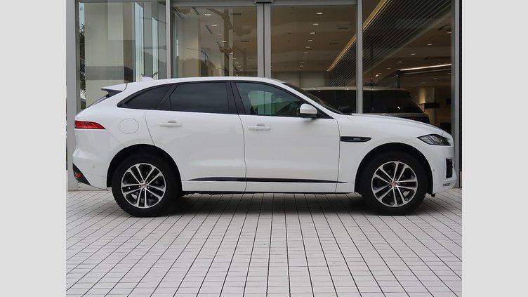 2016 認定中古車 Jaguar F-Pace Fuji White シートヒーター　パワーテールゲート　パドルシフト　LEDヘッドライト　ブラックパック Ｒ－スポーツ