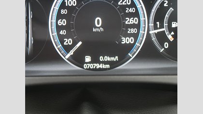 F-Pace 26