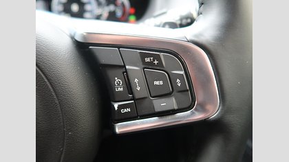 F-Pace 35
