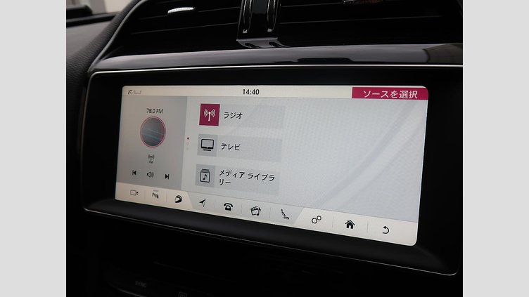 2016 認定中古車 Jaguar F-Pace Fuji White シートヒーター　パワーテールゲート　パドルシフト　LEDヘッドライト　ブラックパック Ｒ－スポーツ
