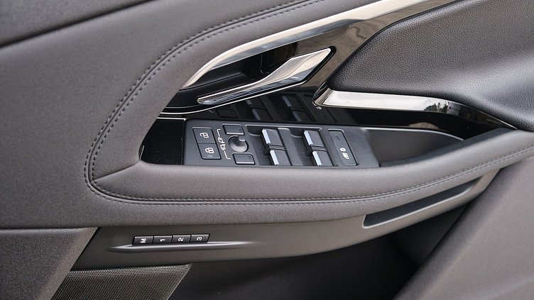 2022 Approved Land Rover Range Rover Evoque Santorini Black P300e R-Dynamic SE
