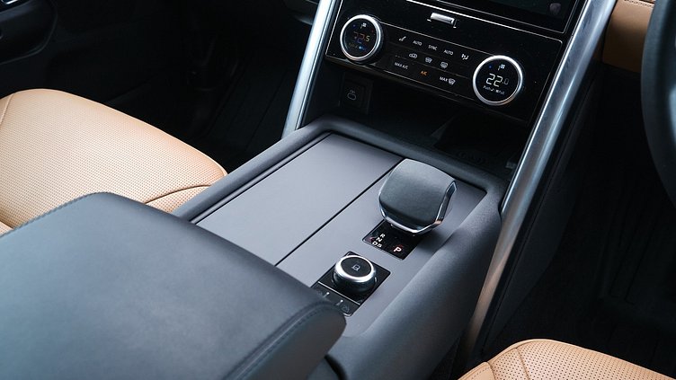 2023 Approved Land Rover Discovery Carpathian Grey D300 Metropolitan Edition