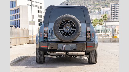 Defender 110 6