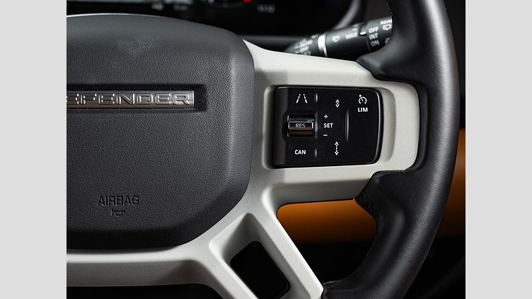 2023 認定中古車 Land Rover Defender 110 カルパチアングレイ D300 AWD（AT） X-DYNAMIC HSE　D300　エアサス　7人乗り