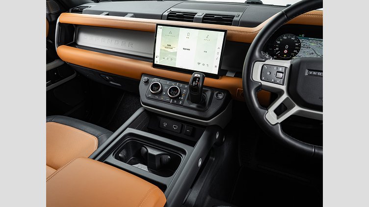 2023 認定中古車 Land Rover Defender 110 カルパチアングレイ D300 AWD（AT） X-DYNAMIC HSE　D300　エアサス　7人乗り