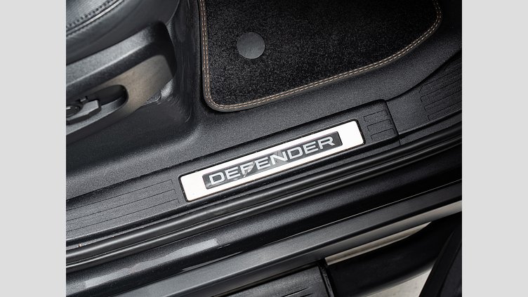 2023 認定中古車 Land Rover Defender 110 カルパチアングレイ D300 AWD（AT） X-DYNAMIC HSE　D300　エアサス　7人乗り