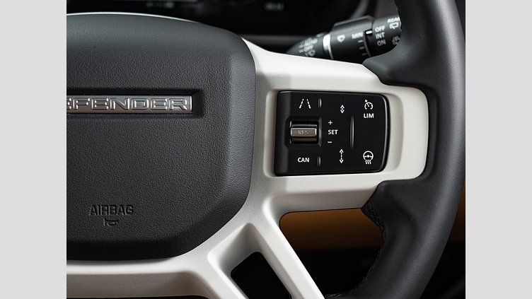 2025 認定中古車 Land Rover Defender 110 パンゲアグリーン D350 ディーゼルマイルドハイブリッド X-Dynamic HSE D350 エアサスペンション