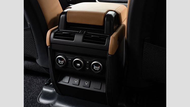 2025 認定中古車 Land Rover Defender 110 パンゲアグリーン D350 ディーゼルマイルドハイブリッド X-Dynamic HSE D350 エアサスペンション
