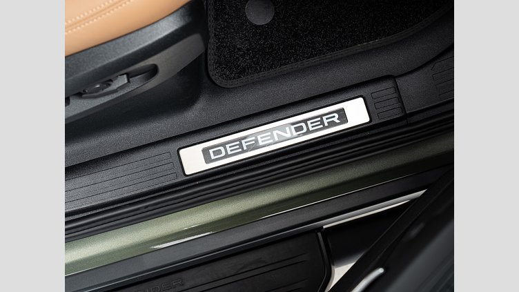 2025 認定中古車 Land Rover Defender 110 パンゲアグリーン D350 ディーゼルマイルドハイブリッド X-Dynamic HSE D350 エアサスペンション