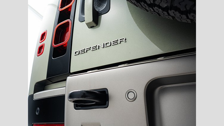 2025 認定中古車 Land Rover Defender 110 パンゲアグリーン D350 ディーゼルマイルドハイブリッド X-Dynamic HSE D350 エアサスペンション