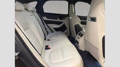 F-Pace 8