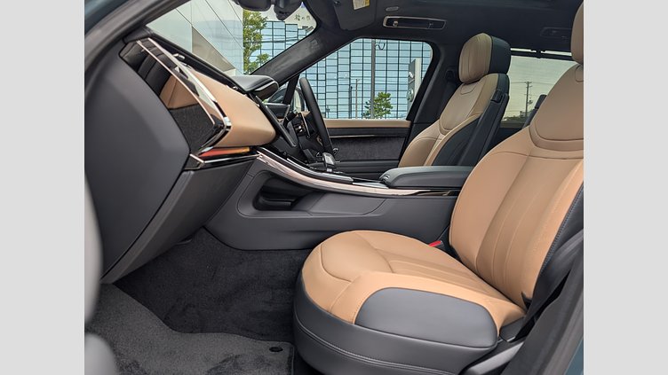 2026 認定中古車 Land Rover Range Rover Sport ジオラグリーン D300マイルドハイブリッド スタンダードホイールベース Autobiography