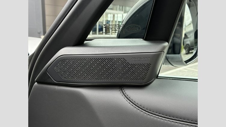 2024 認定中古車 Land Rover Range Rover オストゥーニパールホワイト（お取り扱いの有無については正規ディーラーにお問い合わせください） P550 AWD PHEV（AT） スタンダードホイールベース Autobiography
