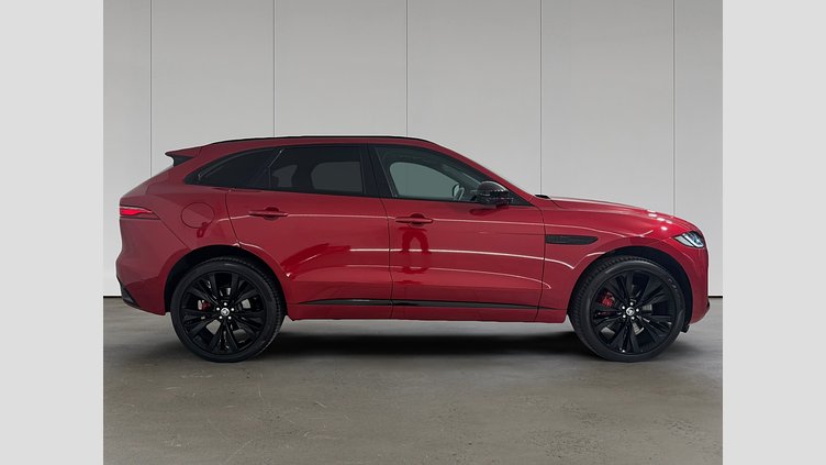 2024 Approved Jaguar F-Pace Firenze Red 3.0 litre i6D​ R-DYNAMIC 3.0D 300PS