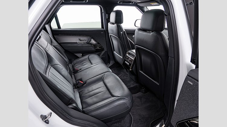 2023 認定中古車 Land Rover Range Rover Sport Fuji White 3.0 litre i6D​ ダイナミックSE D350
