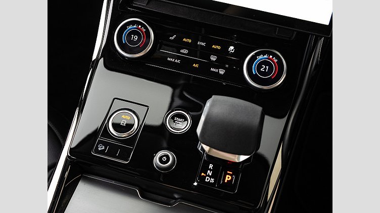 2023 認定中古車 Land Rover Range Rover Sport Fuji White 3.0 litre i6D​ ダイナミックSE D350