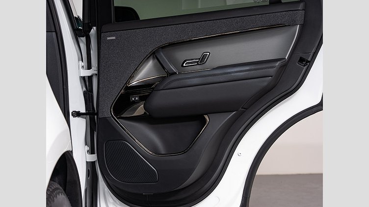 2023 認定中古車 Land Rover Range Rover Sport Fuji White 3.0 litre i6D​ ダイナミックSE D350
