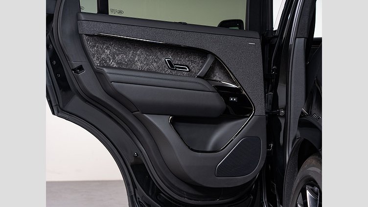 2023 認定中古車 Land Rover Range Rover Sport サントリーニブラック 3.0リッター6気筒400PSターボチャージドガソリンMHEV（オートマチック） FIRST EDITION
