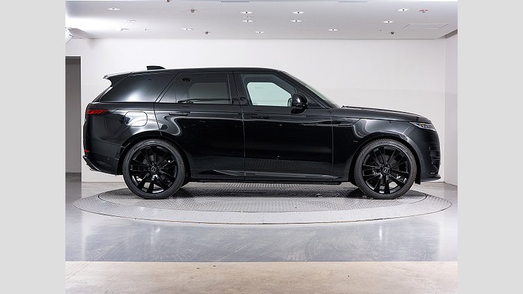2023 認定中古車 Land Rover Range Rover Sport サントリーニブラック 3.0リッター6気筒400PSターボチャージドガソリンMHEV（オートマチック） FIRST EDITION