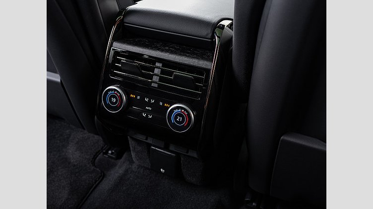 2023 認定中古車 Land Rover Range Rover Sport サントリーニブラック 3.0リッター6気筒400PSターボチャージドガソリンMHEV（オートマチック） FIRST EDITION