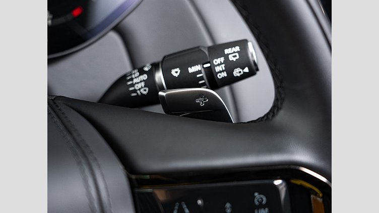 2023 認定中古車 Land Rover Range Rover Sport サントリーニブラック 3.0リッター6気筒400PSターボチャージドガソリンMHEV（オートマチック） FIRST EDITION