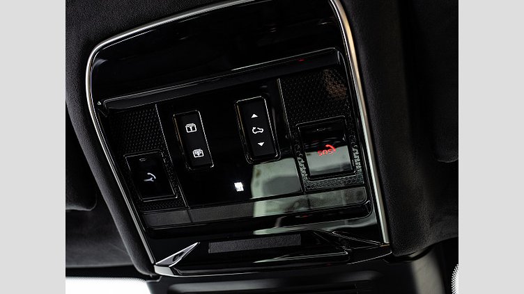 2023 認定中古車 Land Rover Range Rover Sport サントリーニブラック 3.0リッター6気筒400PSターボチャージドガソリンMHEV（オートマチック） FIRST EDITION