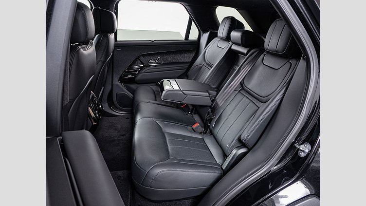 2023 認定中古車 Land Rover Range Rover Sport サントリーニブラック 3.0リッター6気筒400PSターボチャージドガソリンMHEV（オートマチック） FIRST EDITION