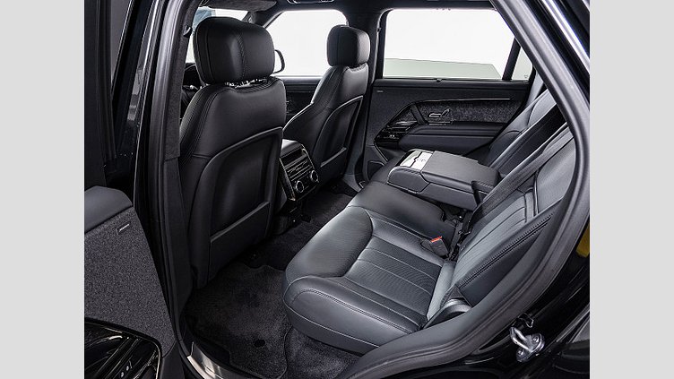 2023 認定中古車 Land Rover Range Rover Sport サントリーニブラック 3.0リッター6気筒400PSターボチャージドガソリンMHEV（オートマチック） FIRST EDITION