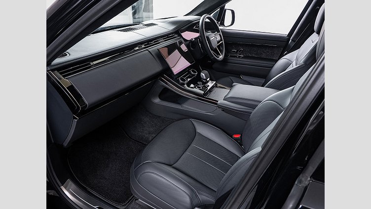 2023 認定中古車 Land Rover Range Rover Sport サントリーニブラック 3.0リッター6気筒400PSターボチャージドガソリンMHEV（オートマチック） FIRST EDITION