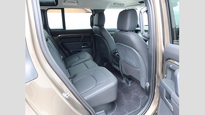 Defender 110 54