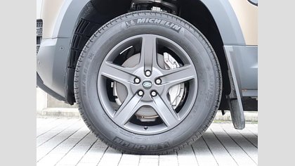 Defender 110 57