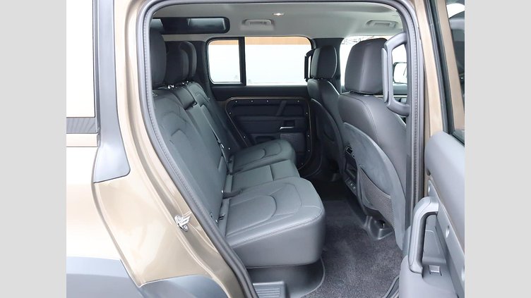 2023 認定中古車 Land Rover Defender 110 ゴンドワナストーン D300 AWD（AT） S