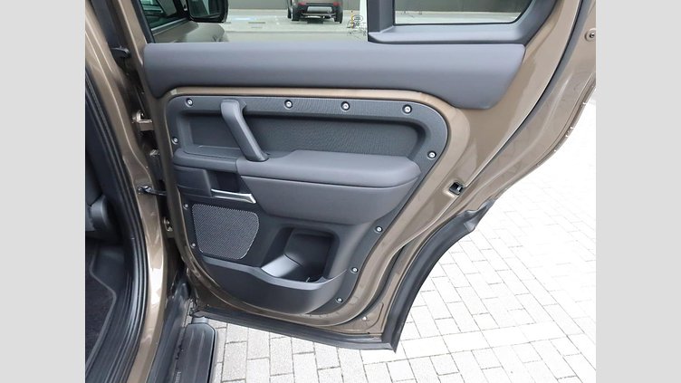 2023 認定中古車 Land Rover Defender 110 ゴンドワナストーン D300 AWD（AT） S