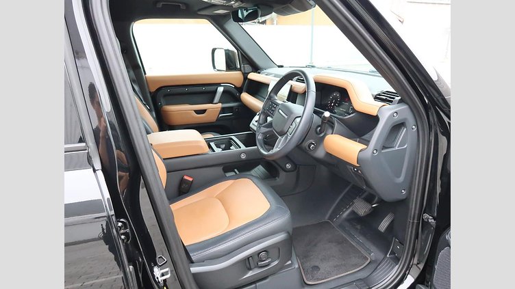 2023 認定中古車 Land Rover Defender 110 サントリーニブラック D300 AWD（AT） X-DYNAMIC HSE