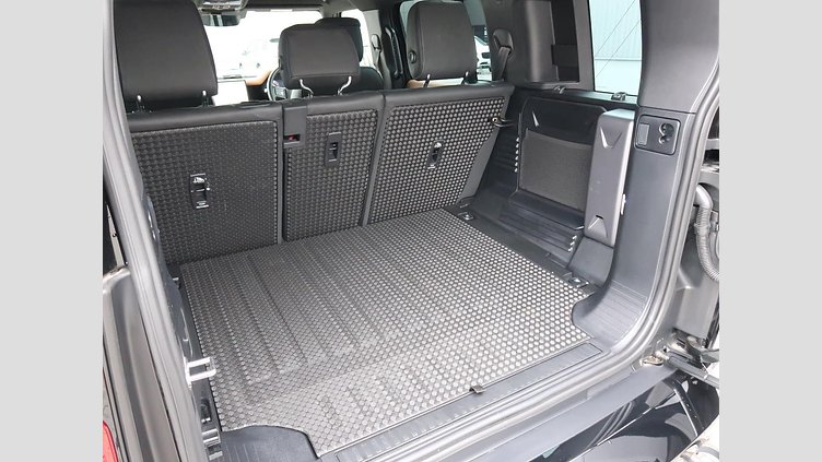 2023 認定中古車 Land Rover Defender 110 サントリーニブラック D300 AWD（AT） X-DYNAMIC HSE