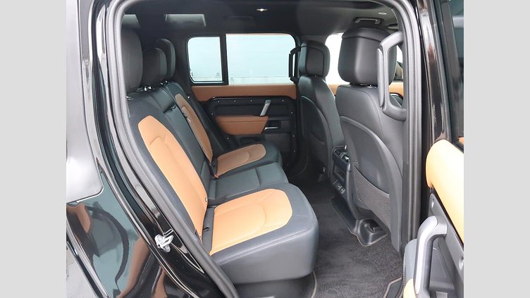 2023 認定中古車 Land Rover Defender 110 サントリーニブラック D300 AWD（AT） X-DYNAMIC HSE