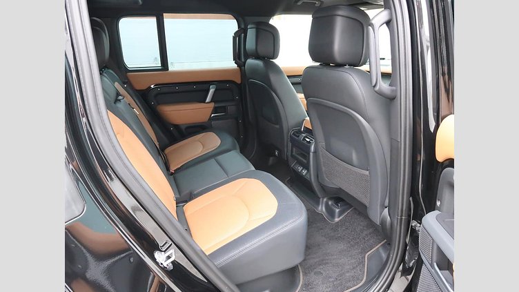 2023 認定中古車 Land Rover Defender 110 サントリーニブラック D300 AWD（AT） X-DYNAMIC HSE