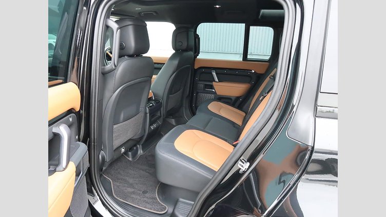 2023 認定中古車 Land Rover Defender 110 サントリーニブラック D300 AWD（AT） X-DYNAMIC HSE