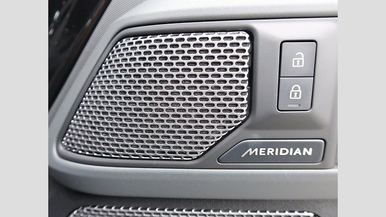 2023 認定中古車 Land Rover Defender 110 サントリーニブラック D300 AWD（AT） X-DYNAMIC HSE