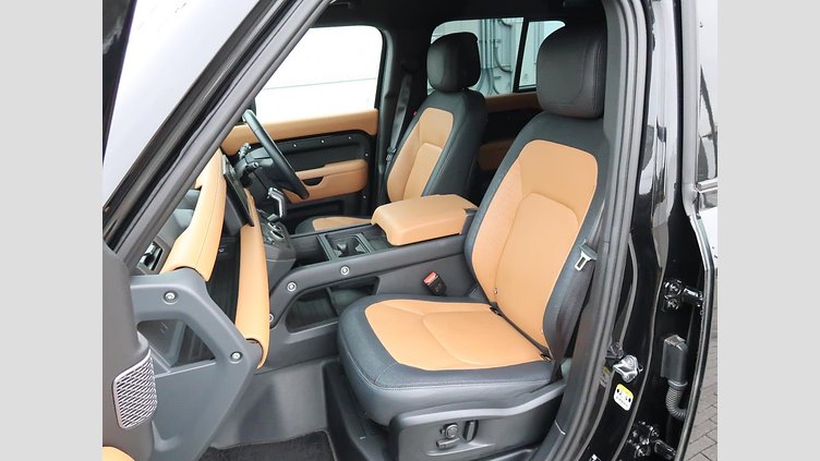2023 認定中古車 Land Rover Defender 110 サントリーニブラック D300 AWD（AT） X-DYNAMIC HSE